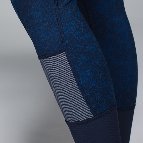 Lululemon Wunder Under in Kanoko Twist Inkwell Rugged Blue/Inkwell/Sashico Star - Picture 3 of 7